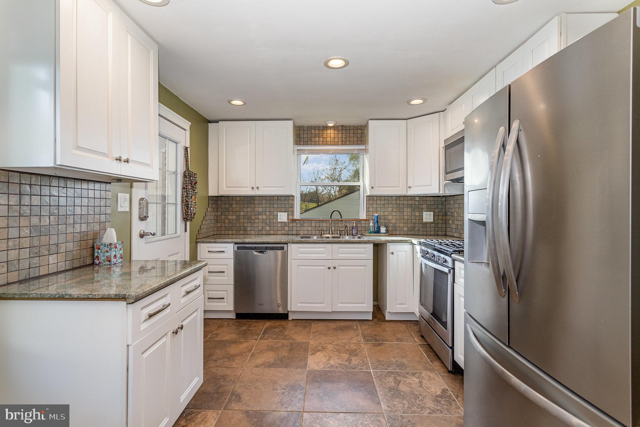 385 Long Road Mount Wolf, PA 17347 - Photo 10 of 29 Gallery Image 10