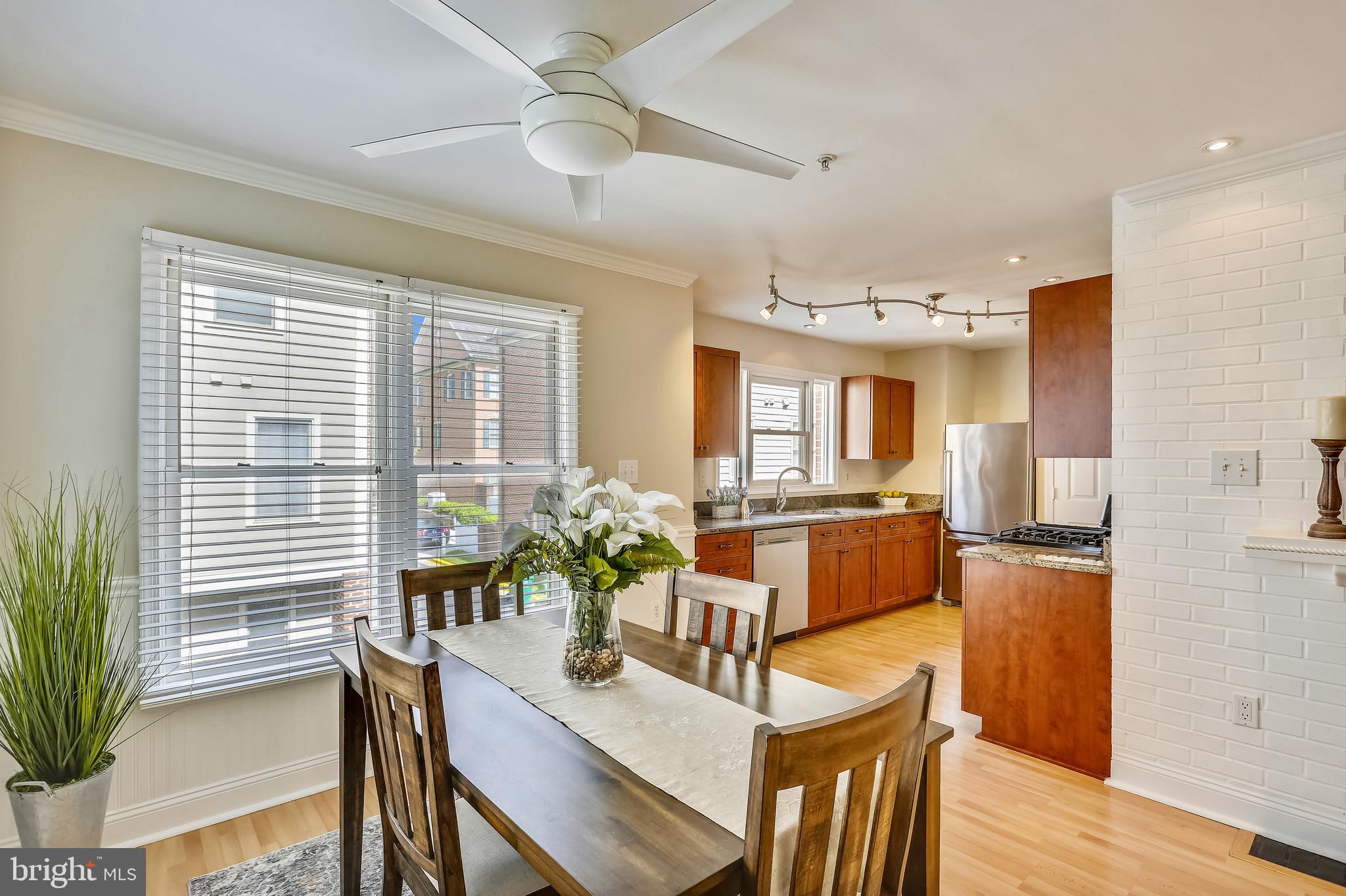 102 Ridgepoint Place Gaithersburg, MD 20878 - Photo 12 of 57 Dining area adjoins kitchen