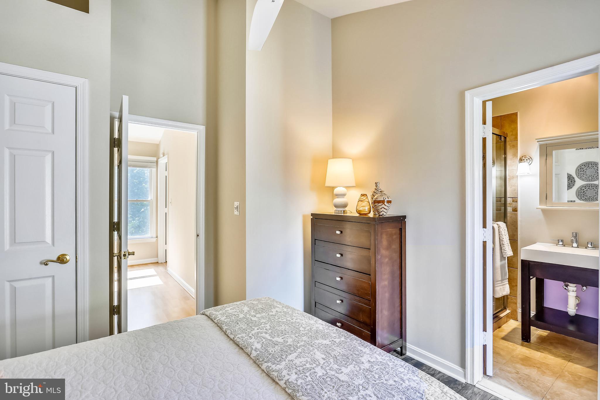 102 Ridgepoint Place Gaithersburg, MD 20878 - Photo 26 of 57 Second bedroom w/en-suite full bath access