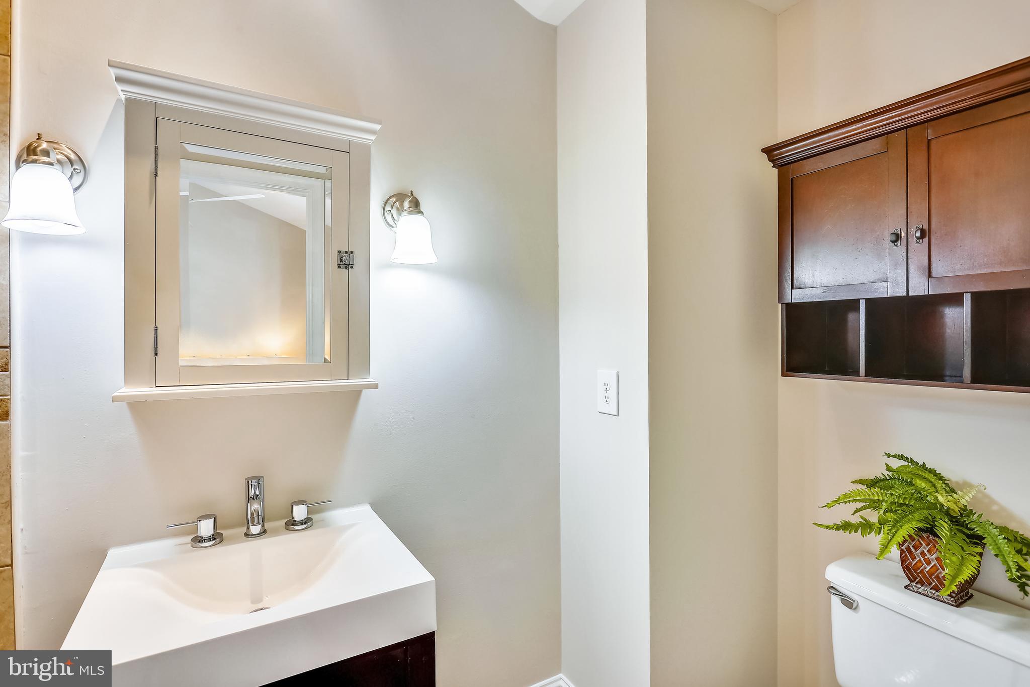 102 Ridgepoint Place Gaithersburg, MD 20878 - Photo 27 of 57 Renovated second full bath