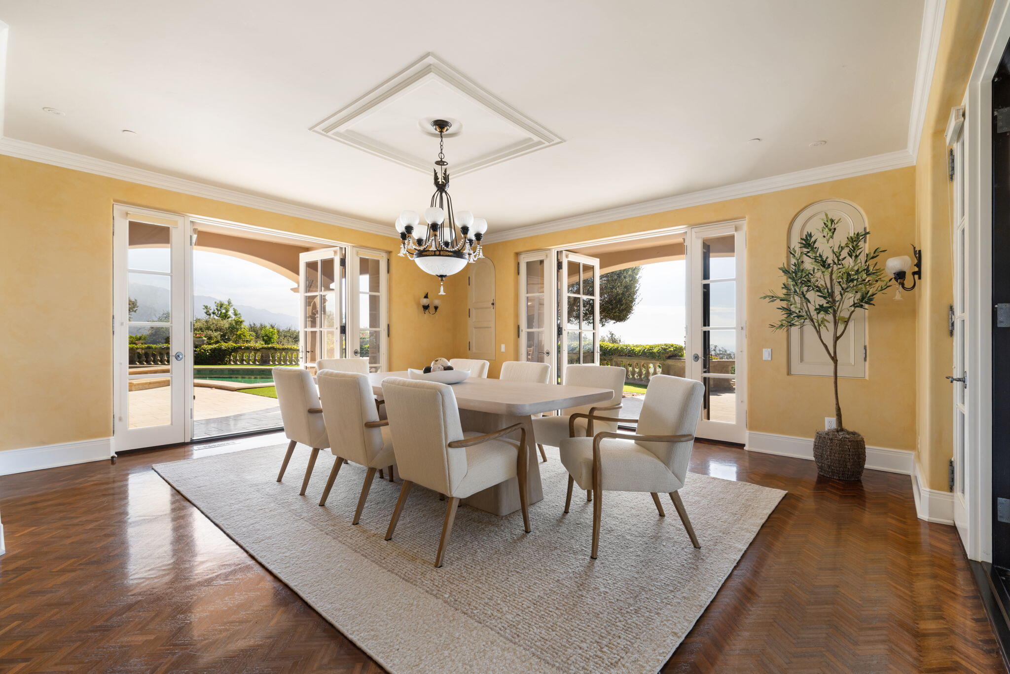 358 Woodley Road Montecito, CA 93108 - Photo 12 of 45 011