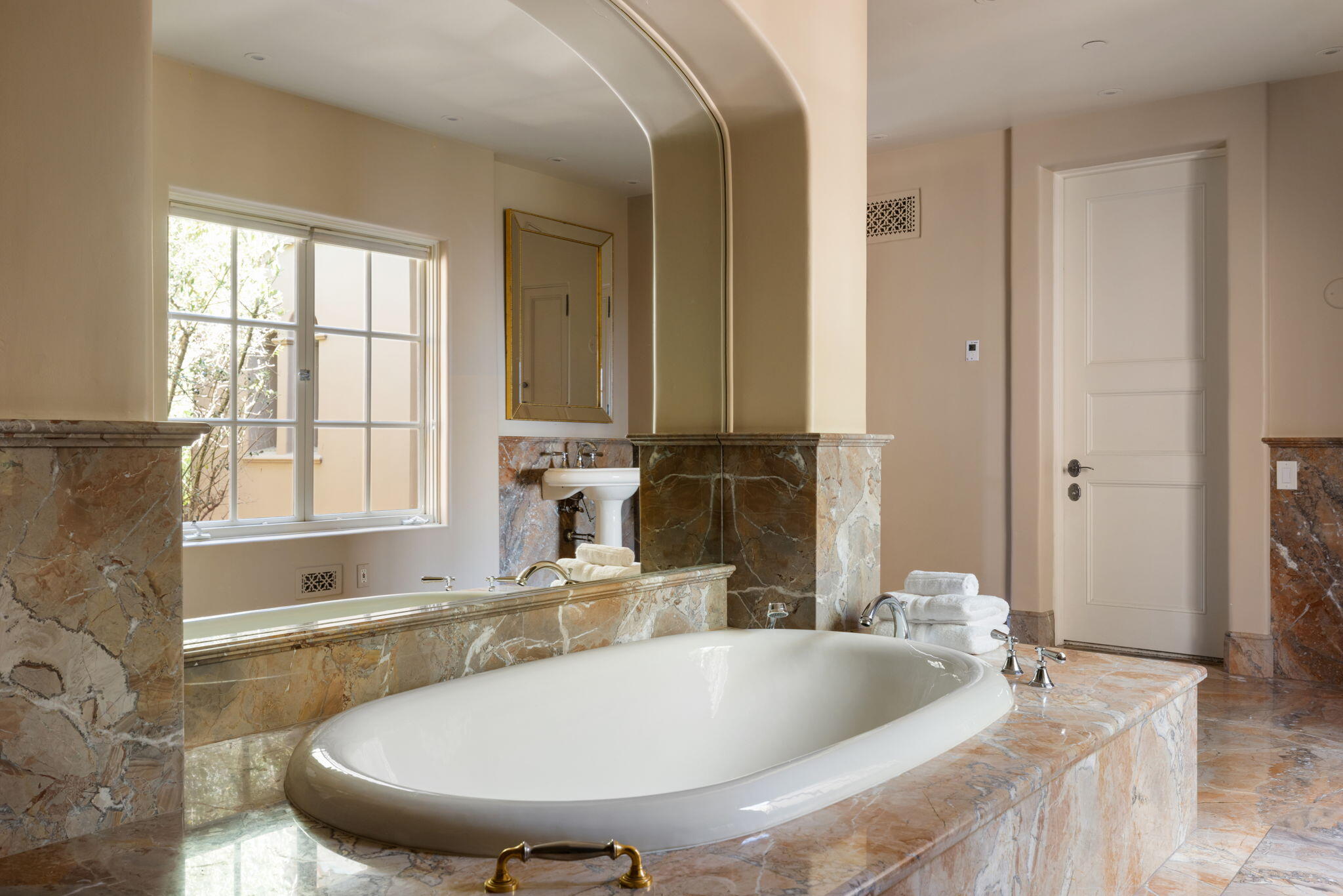 358 Woodley Road Montecito, CA 93108 - Photo 20 of 45 019