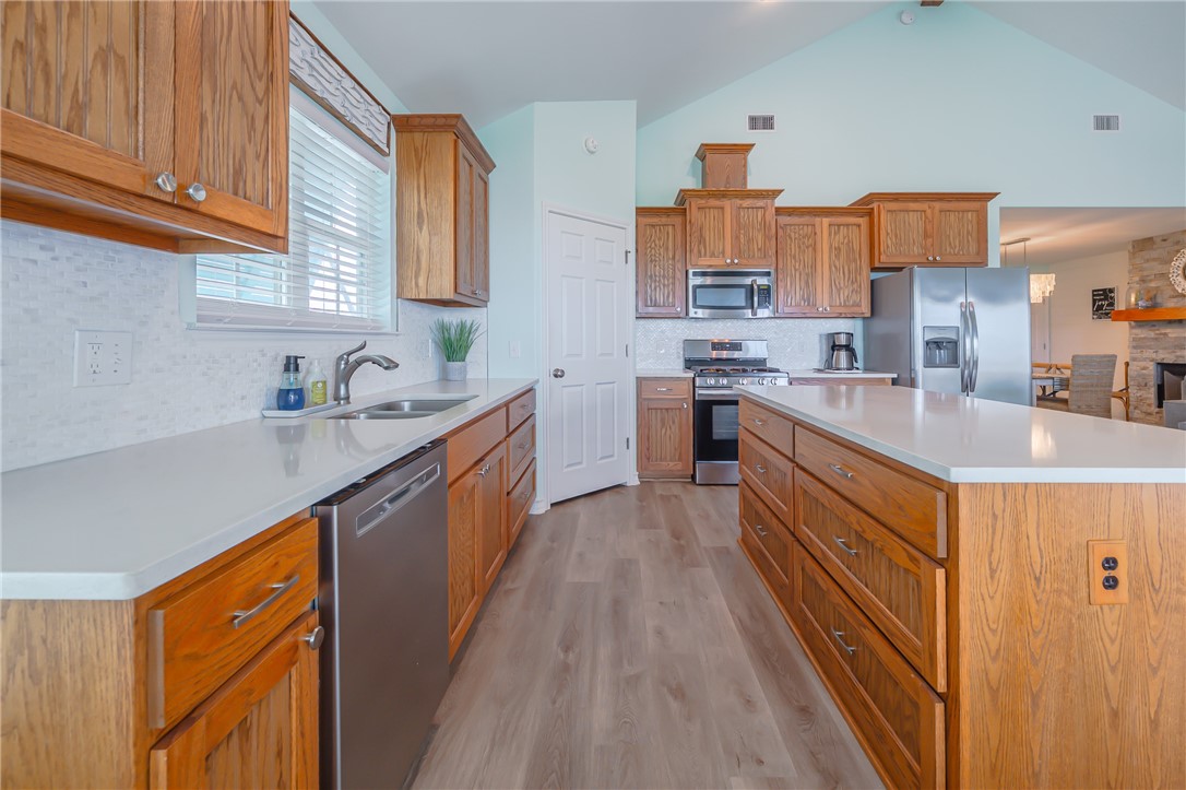60 Copano Ridge Road Rockport, TX 78382 - Photo 18 of 39