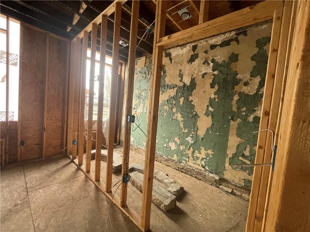 712 Armandale Street Pittsburgh, PA 15212 - Photo 11 of 12 a view of bathroom with shower and closet
