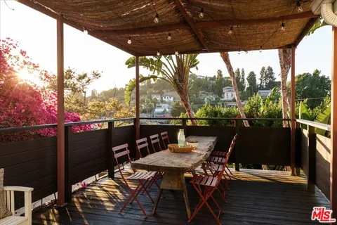 $1,099,000 | 3135 Isabel Drive, Los Angeles, CA 90065