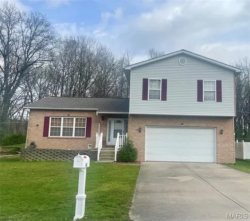 $325,000 | 66 Dianne Drive, Belleville, IL 62220
