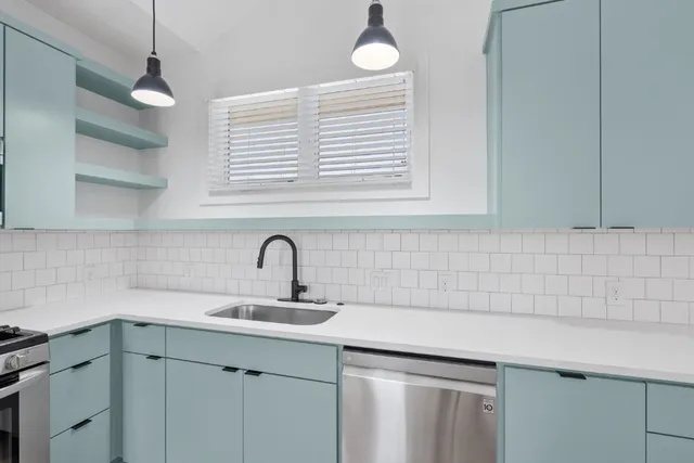 $2,100 | 4006 Avenue C, Unit D, Austin, TX 78751