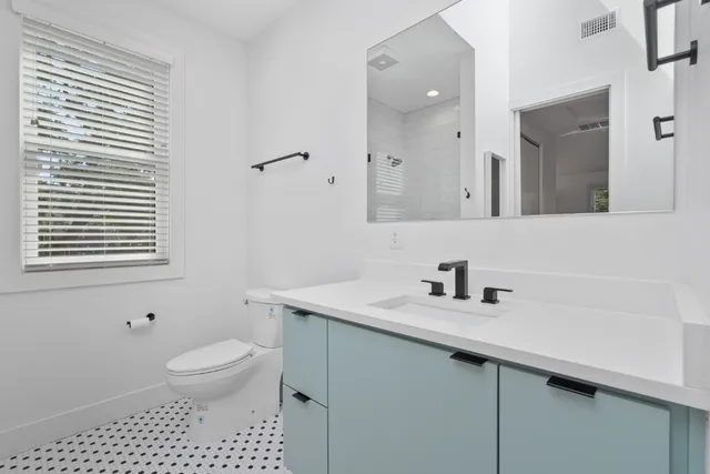 $2,100 | 4006 Avenue C, Unit D, Austin, TX 78751