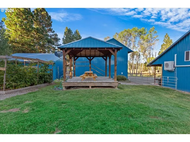 a view of a storage in a room
