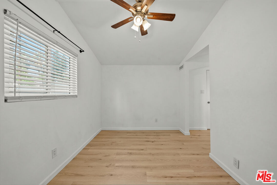 7853 Bothwell Road Reseda, CA 91335 - Photo 17 of 46 Gallery Image 17