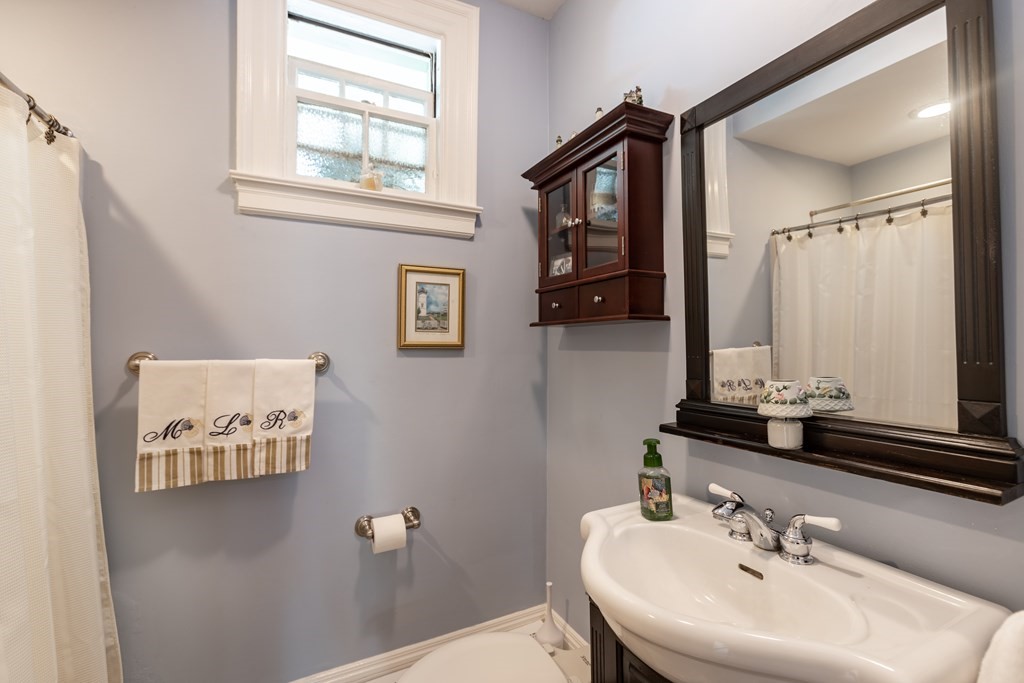 59 Raven Road Lowell, MA 01852 - Photo 9 of 35 Gallery Image 9