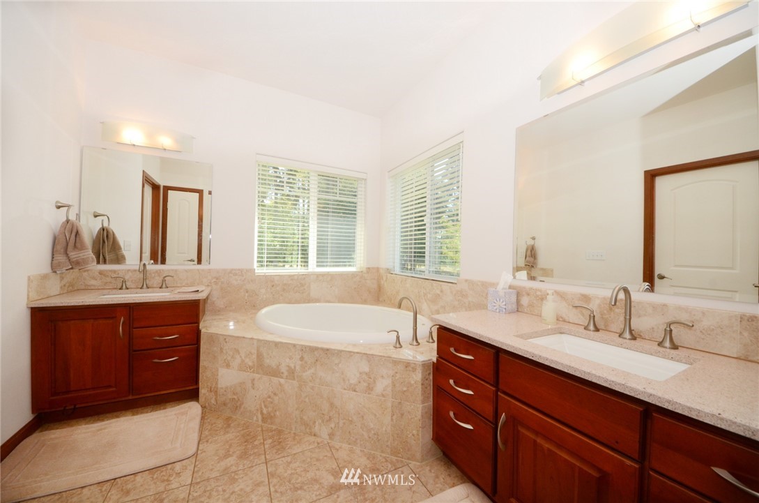 9445 Lundeen Road Southwest Rochester, WA 98579 - Photo 14 of 38 Gallery Image 14