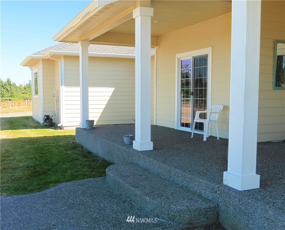 9445 Lundeen Road Southwest Rochester, WA 98579 - Photo 3 of 38 Gallery Image 3