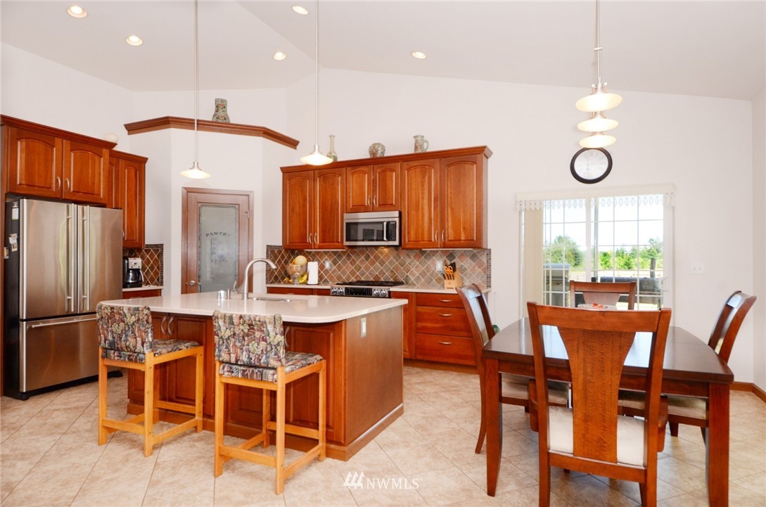 9445 Lundeen Road Southwest Rochester, WA 98579 - Photo 7 of 38 Gallery Image 7
