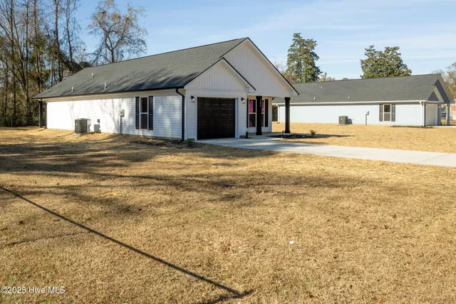 $244,500 | 304 South West Street, Roseboro, NC 28382