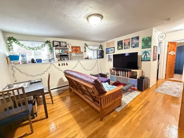 $3,000 | 108 Perkins Street, Unit 4, Boston, MA 02130
