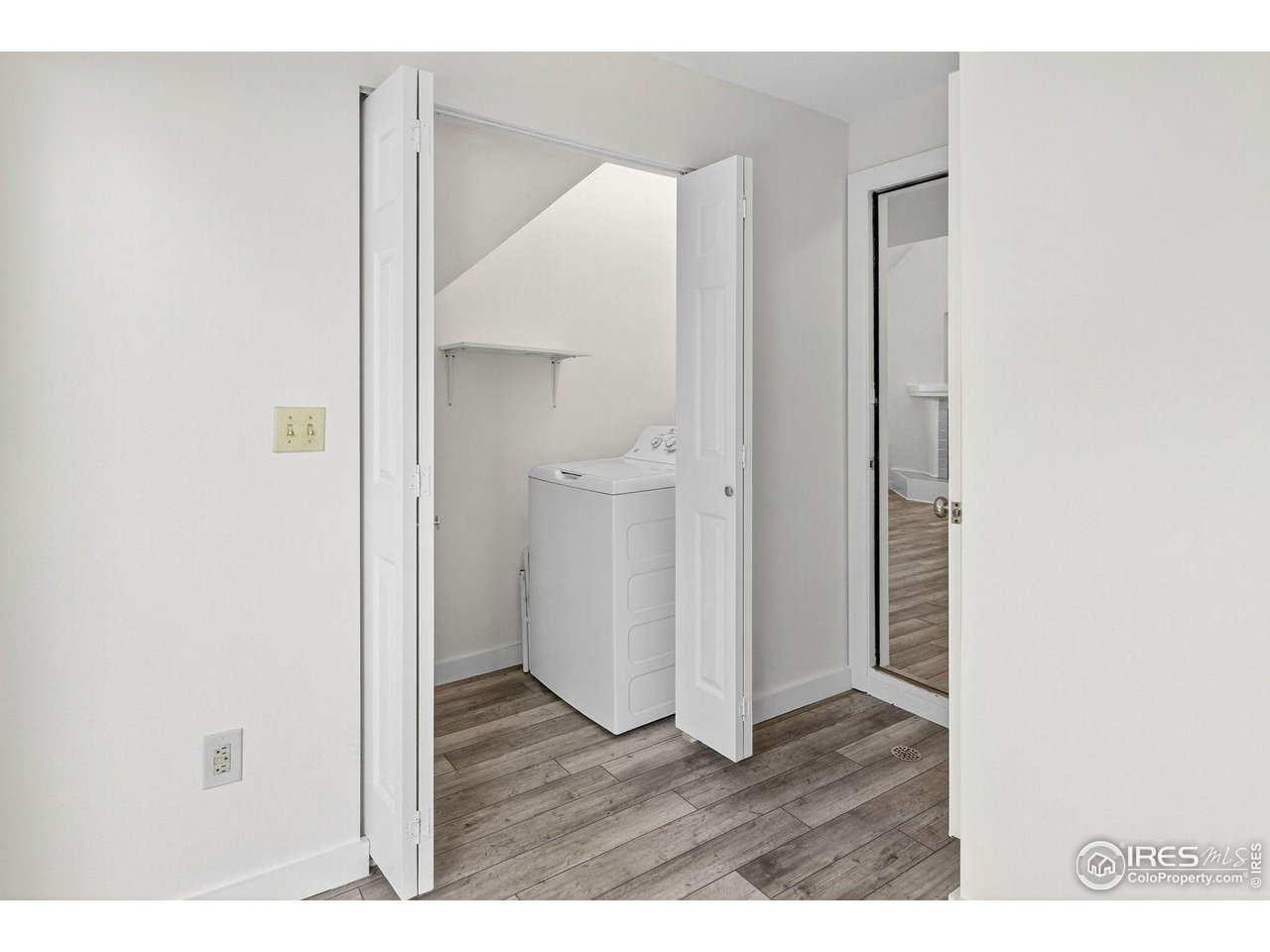 2317 Walnut Street Boulder, CO 80302 - Photo 16 of 34 Main Floor Laundry