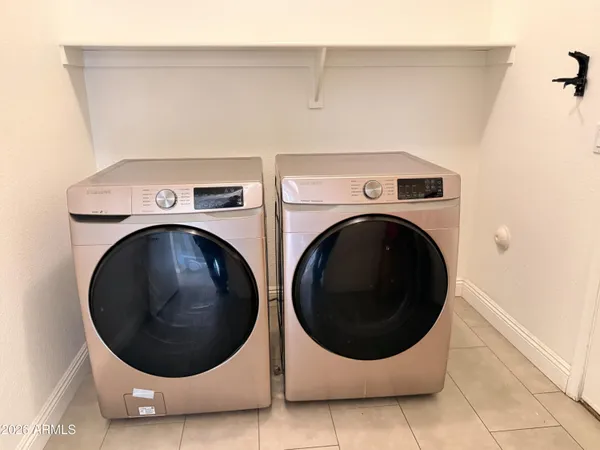 $2,595 | 6425 West Desert Hollow Drive, Phoenix, AZ 85083