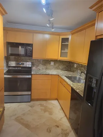 $4,200 | 2333 Brickell Avenue, Unit 2504, Miami, FL 33129