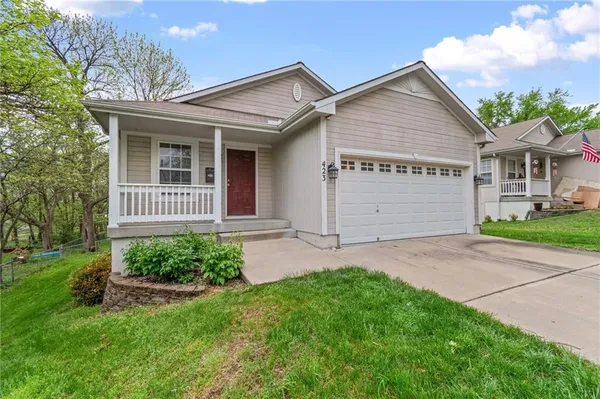 $320,000 | 423 North Armstrong Street, Pleasant Hill, MO 64080