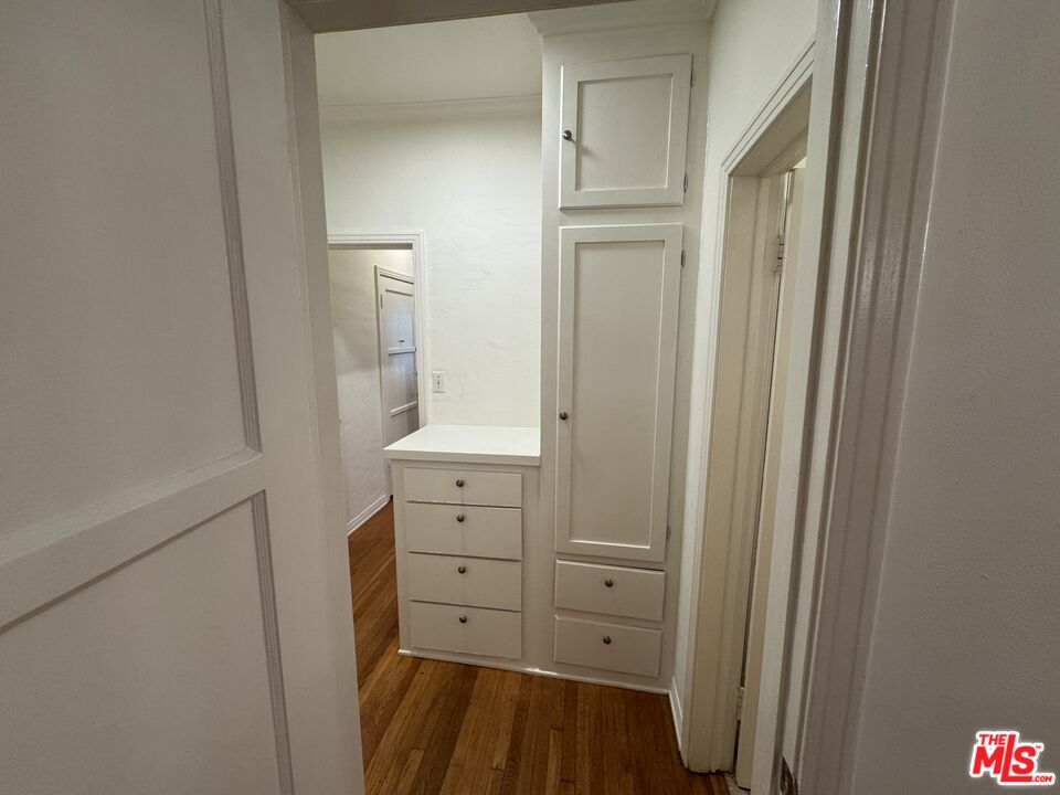 264 South Reeves Drive, Unit 101 Beverly Hills, CA 90212 - Photo 10 of 22