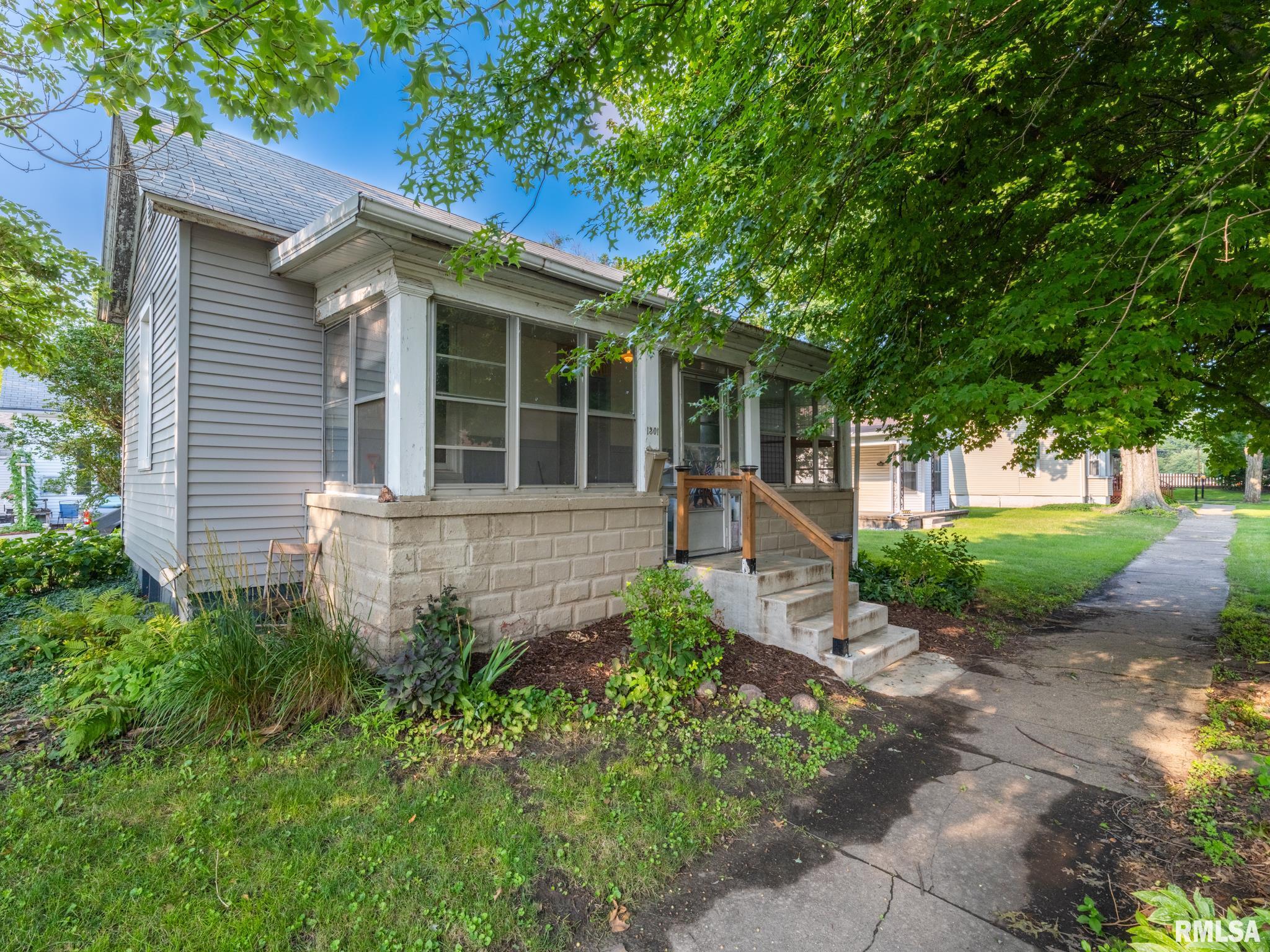 1301 Spring Street Pekin, IL 61554 - Photo 1 of 44 Gallery Image 1