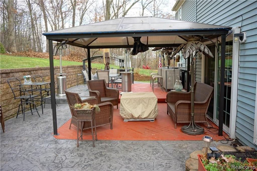 424 Ivy Wood Court Rochester Hills, MI 48307 - Photo 24 of 27