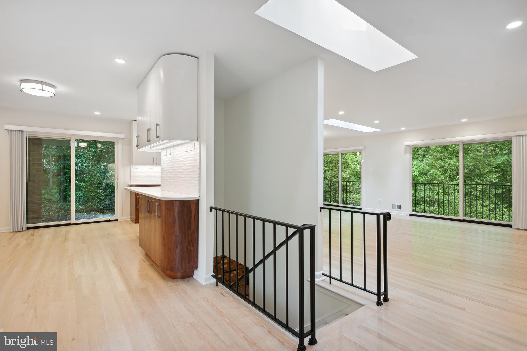 2507 Pegasus Lane Reston, VA 20191 - Photo 4 of 36 Gallery Image 4