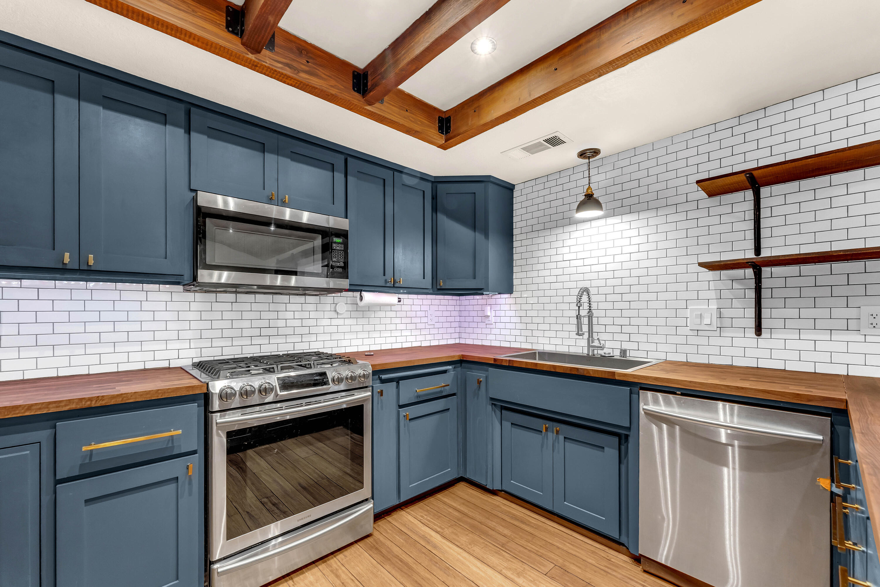 8221 Placer Road Redding, CA 96001 - Photo 7 of 25 06-8221 Placer Rd - I-22