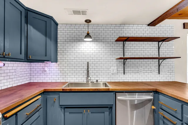 $489,000 | 8221 Placer Road, Redding, CA 96001