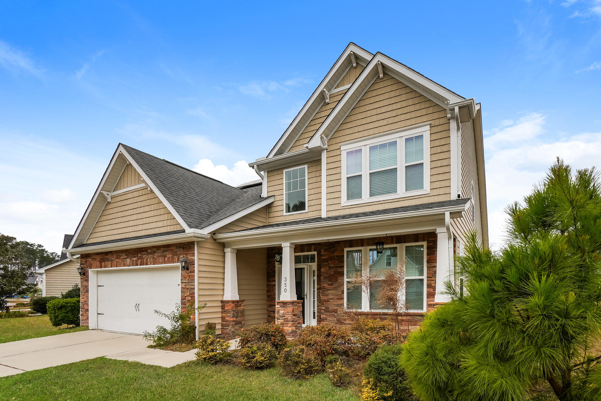 350 Spectrum Road Summerville, SC 29486 - Photo 2 of 17 4-photo-Front-View-dfea0624-d311-491e-92