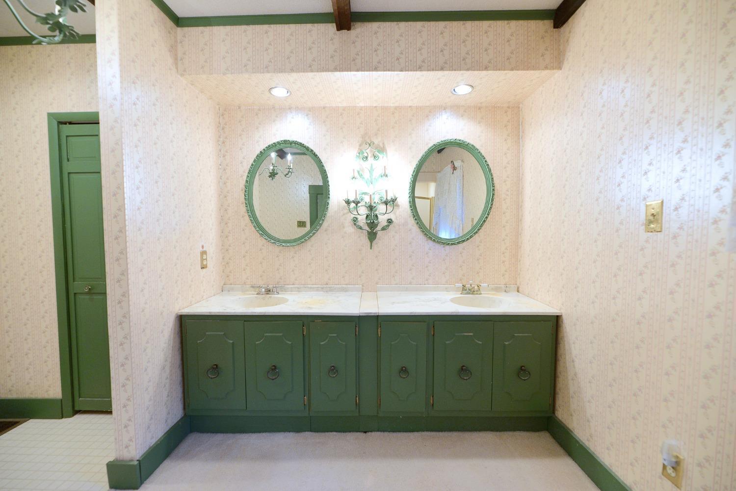 9740 Leacrest Road Cincinnati, OH 45231 - Photo 32 of 42 Gallery Image 32
