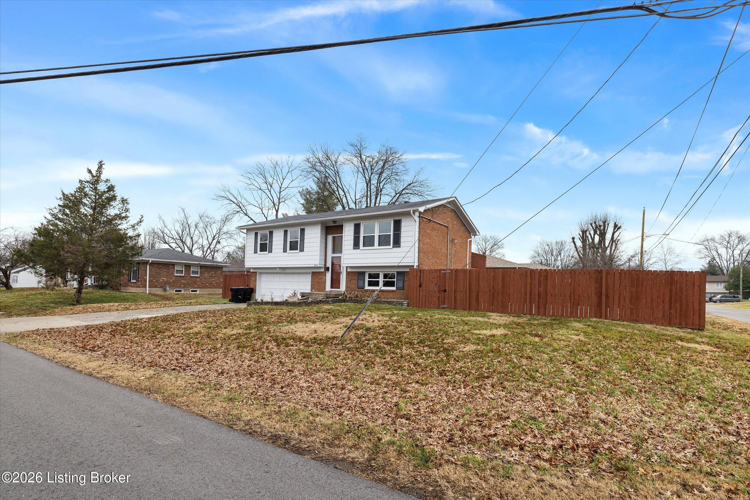 4433 Malcolm Road Louisville, KY 40216 - Photo 3 of 39 34-3U8A3749
