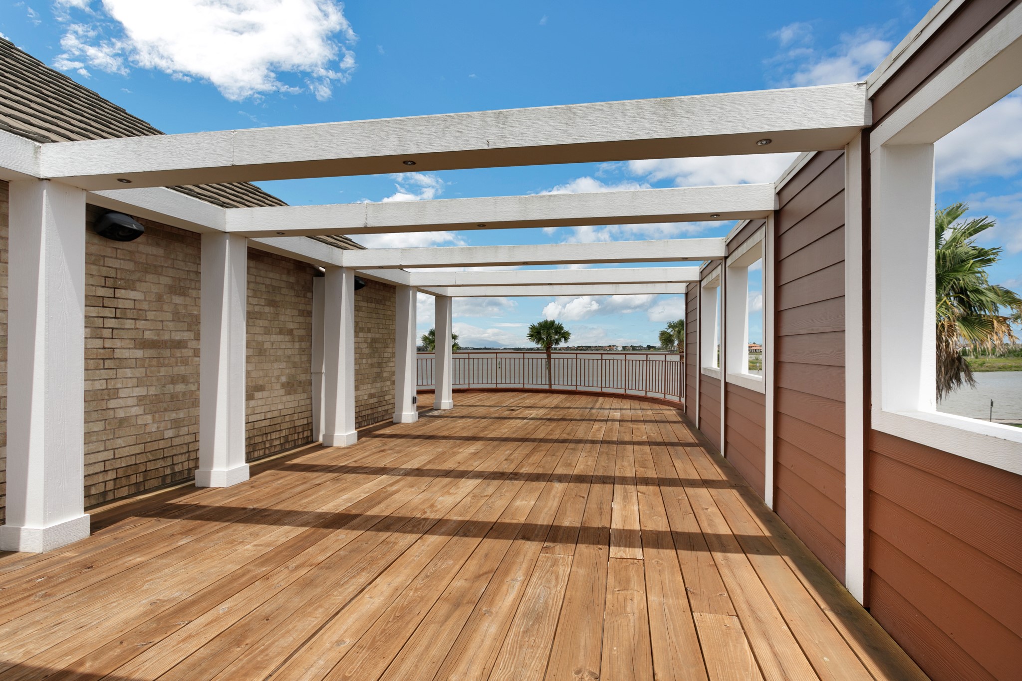 18506 Upper Bay Road Houston, TX 77058 - Photo 47 of 50 Deck