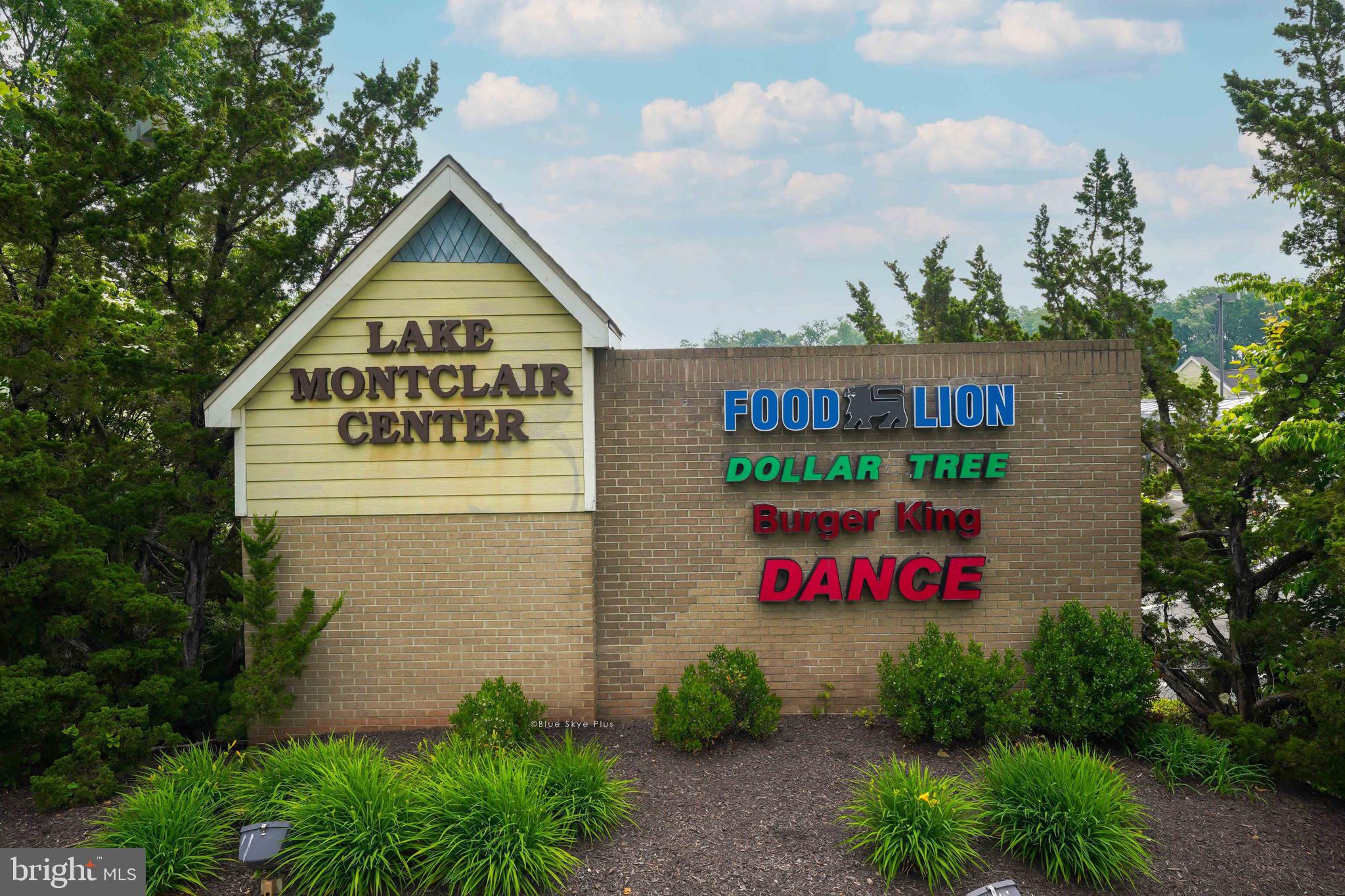 15592 Northgate Drive Dumfries, VA 22025 - Photo 50 of 51 a view of sign board with flower plants