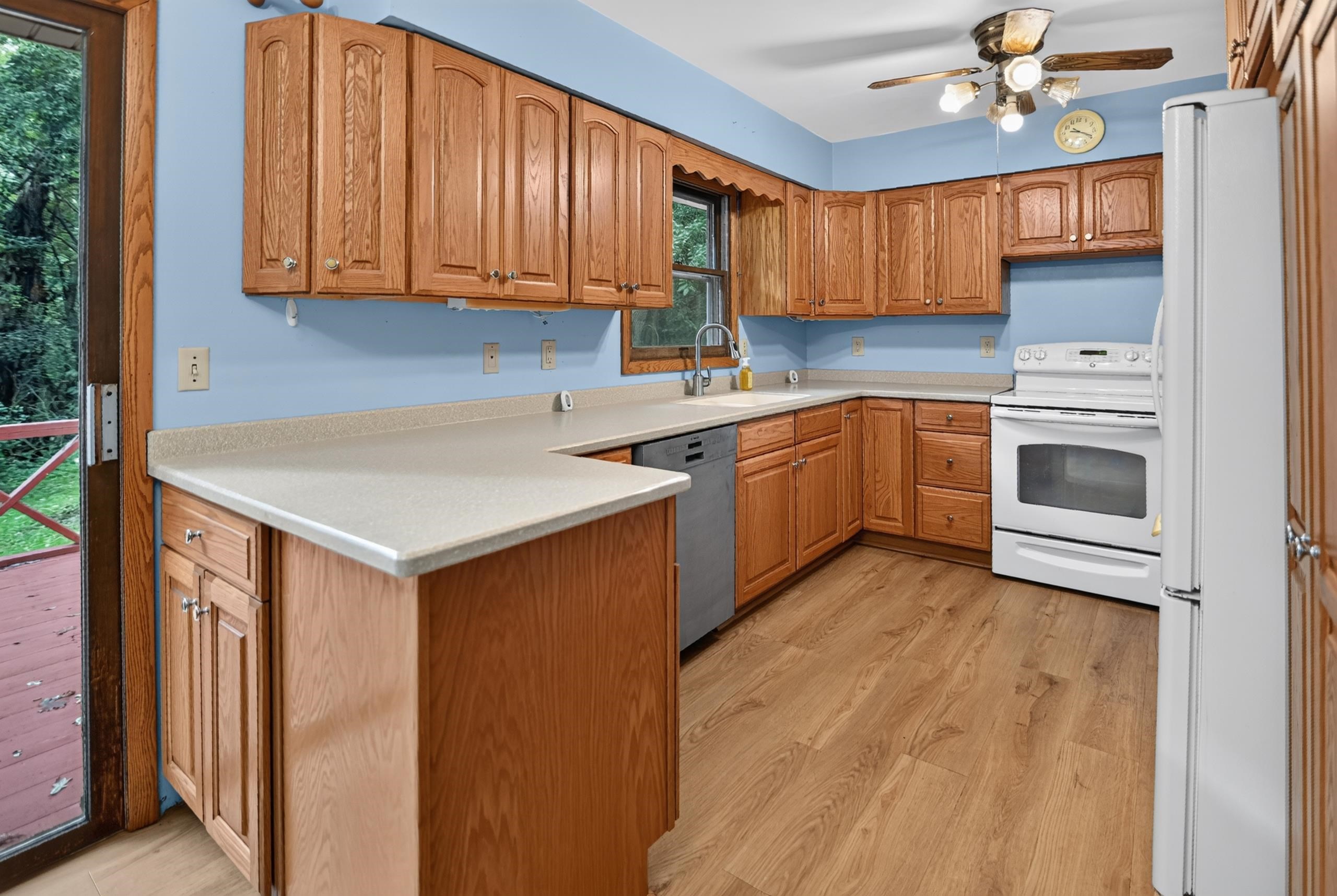 4031 Lally Road Oregon, WI 53575 - Photo 9 of 90 Gallery Image 9