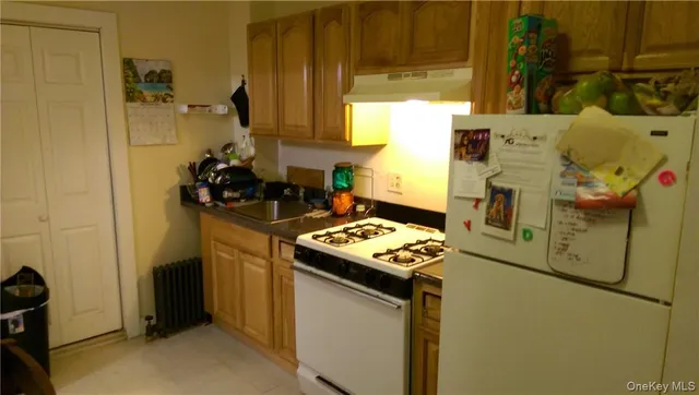 $1,525 | 222 Buena Vista Avenue, Unit 1R, Yonkers, NY 10701