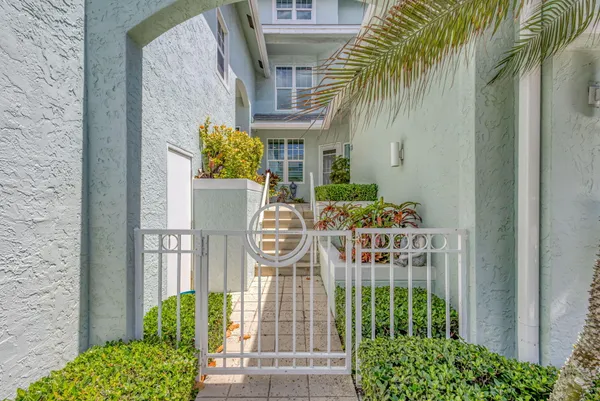 $1,327,000 | 204 Mainsail Circle, Jupiter, FL 33477