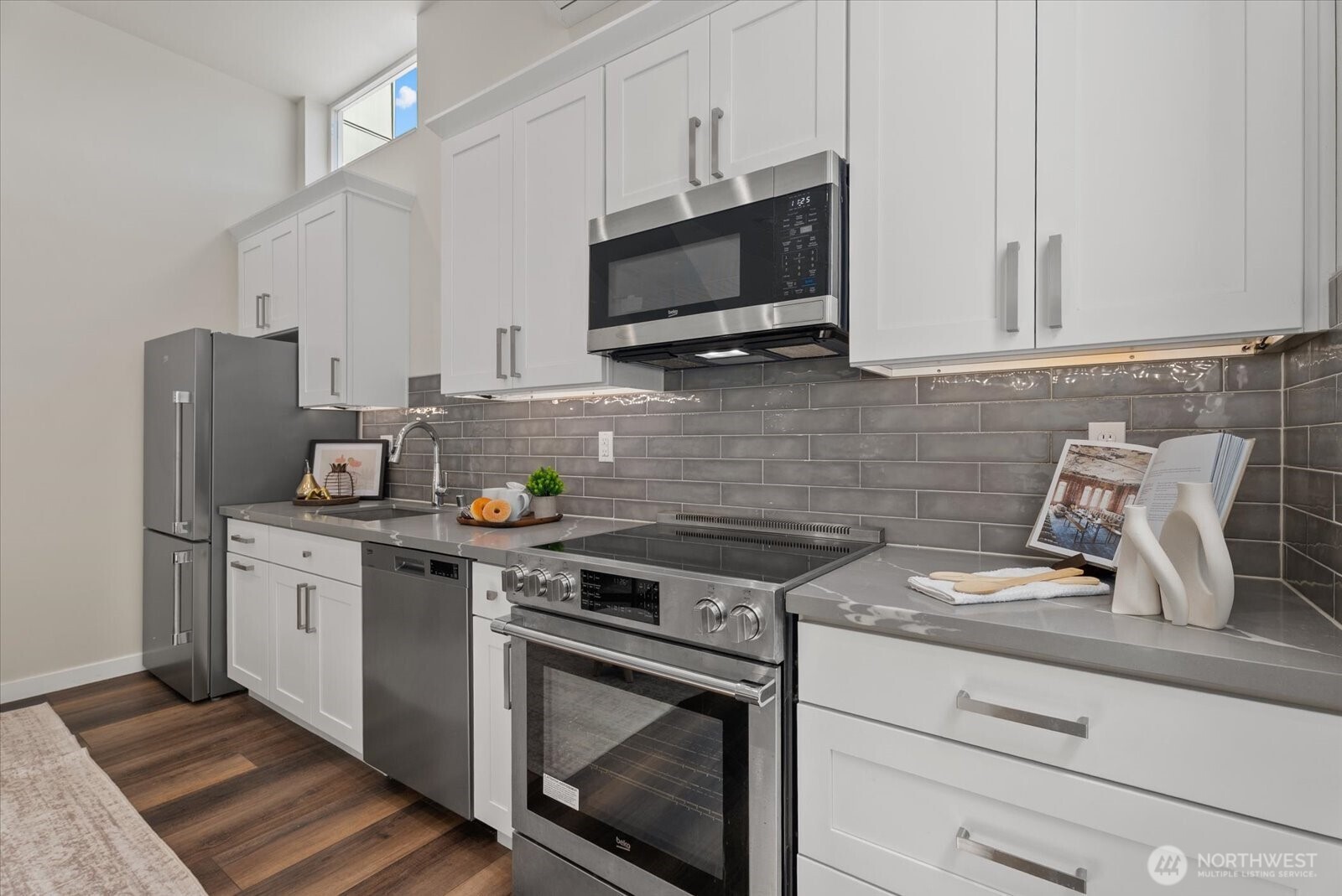 513 South Sullivan Street Seattle, WA 98108 - Photo 11 of 24