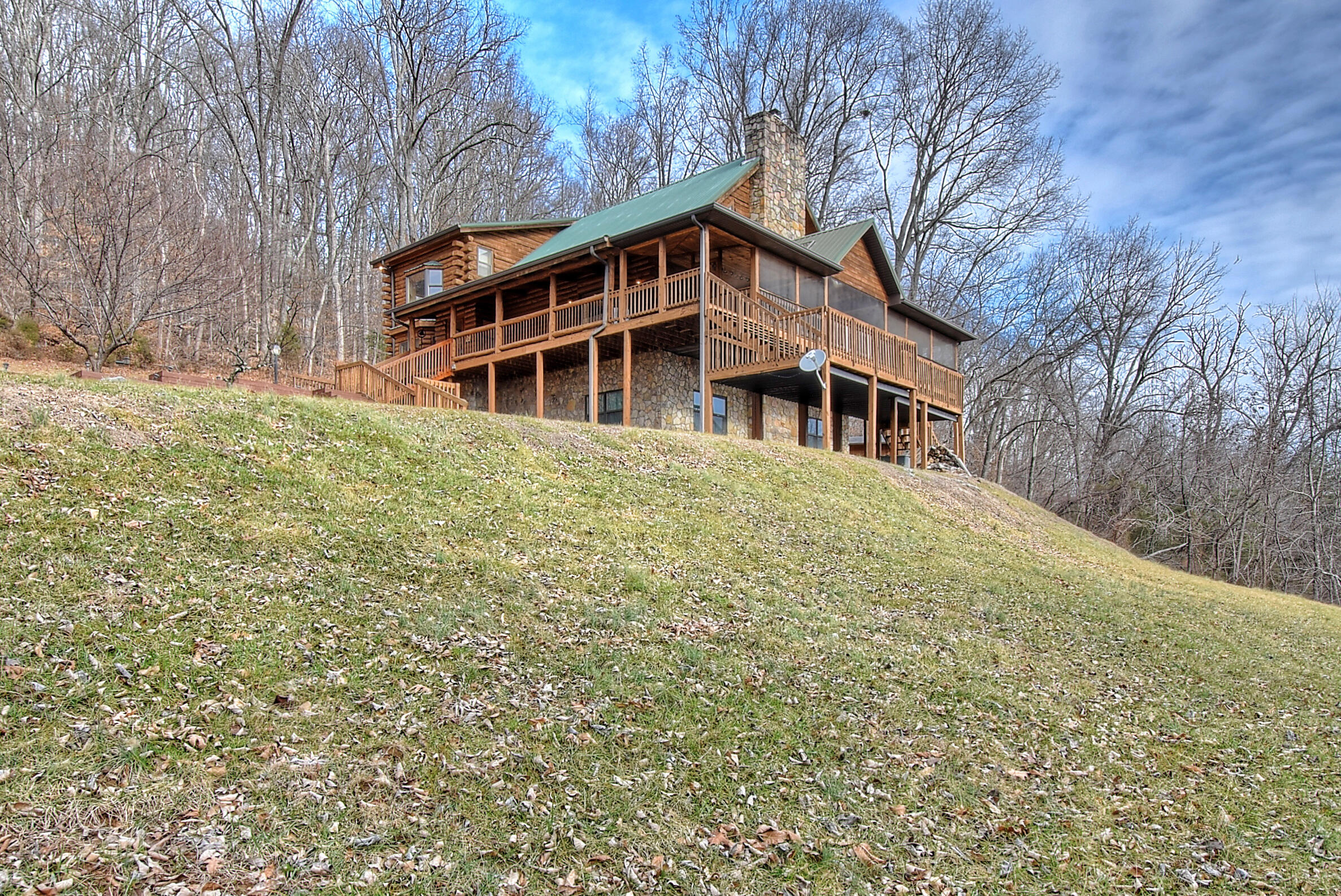 303 Dalewood Road Johnson City, TN 37601 - Photo 2 of 100 2