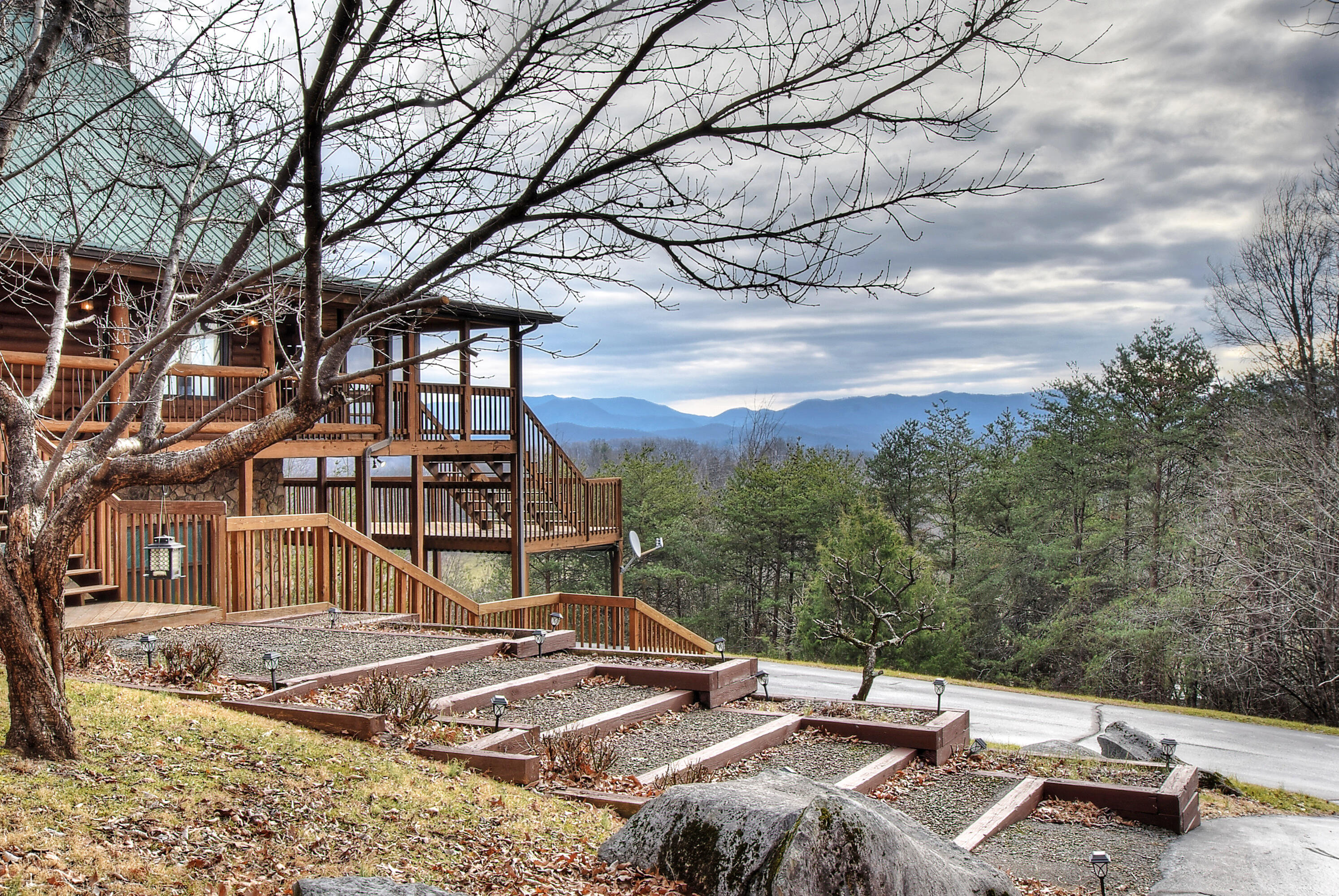 303 Dalewood Road Johnson City, TN 37601 - Photo 4 of 100 4