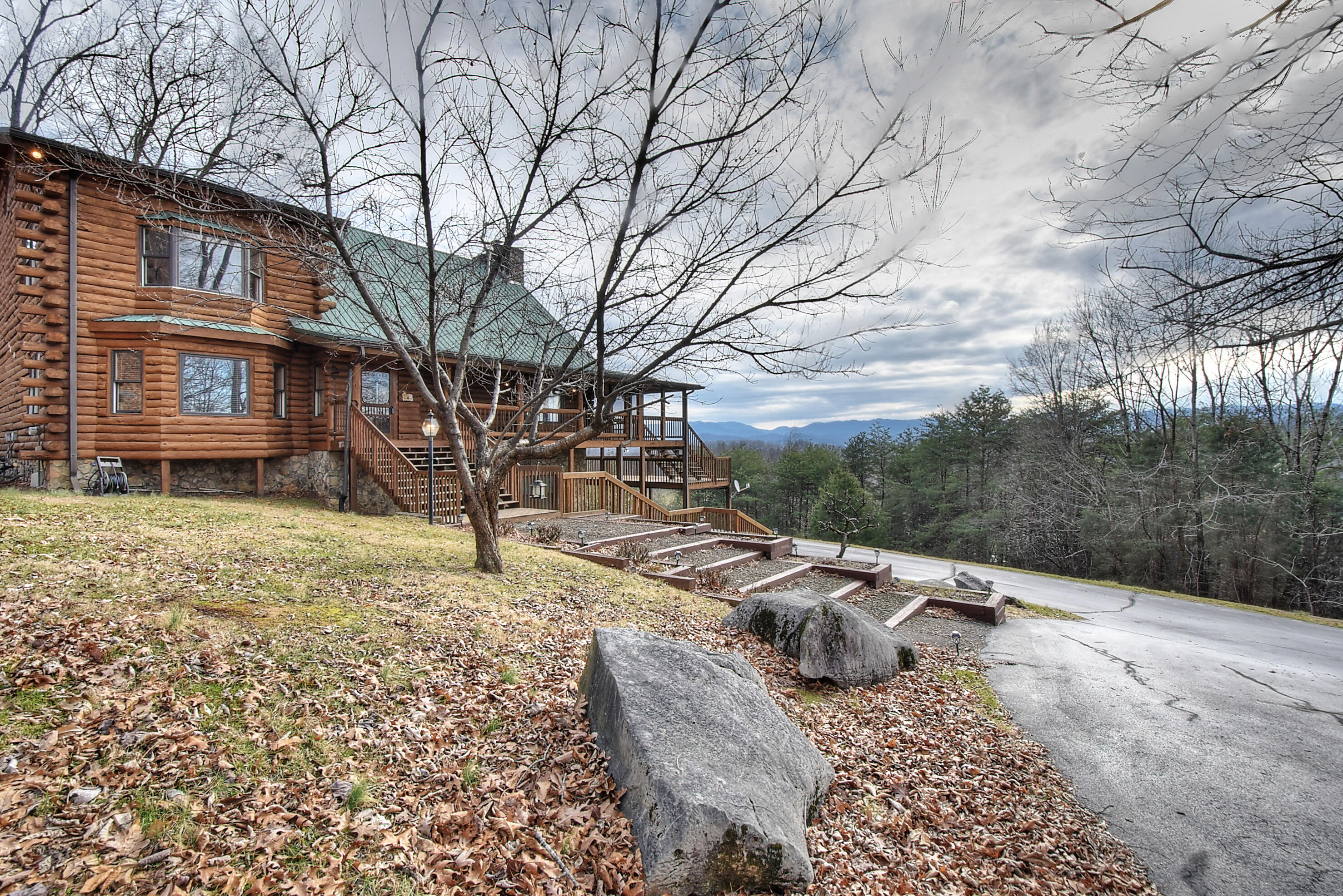 303 Dalewood Road Johnson City, TN 37601 - Photo 5 of 100 5