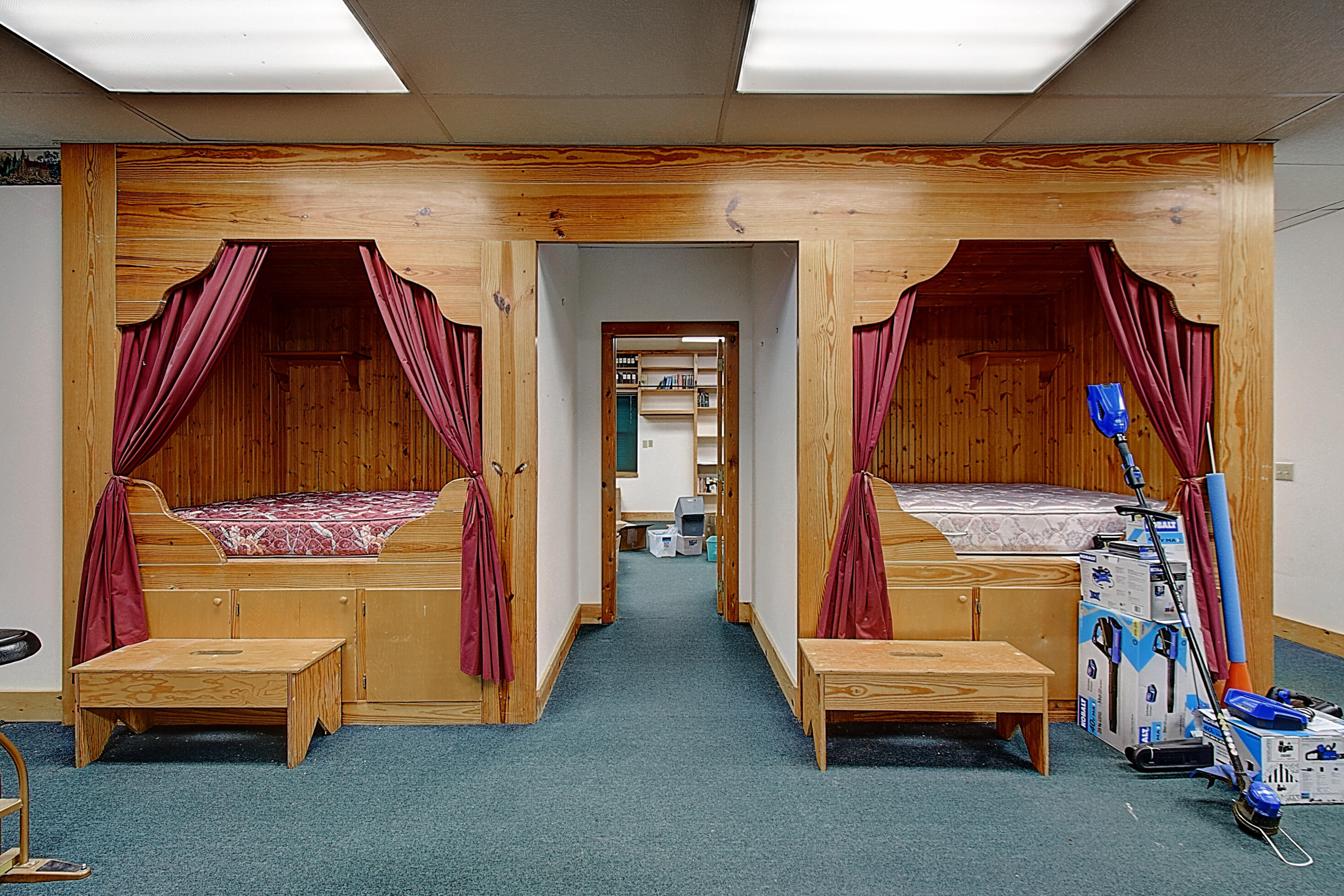 303 Dalewood Road Johnson City, TN 37601 - Photo 55 of 100 DSC_0385And8more