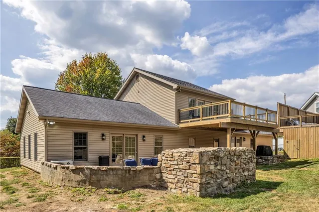 $375,000 | 4702 40th Avenue, New Brighton, PA 15066