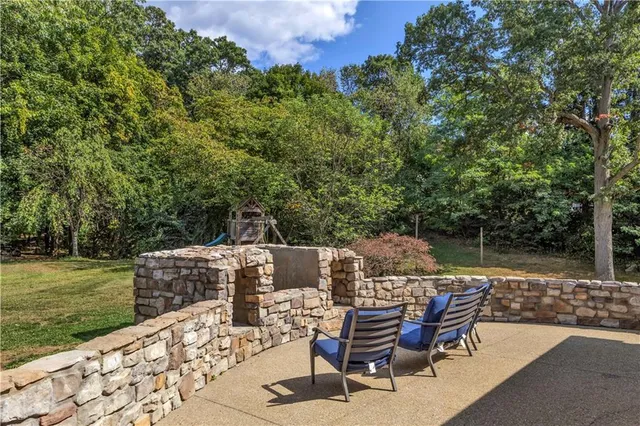 $375,000 | 4702 40th Avenue, New Brighton, PA 15066