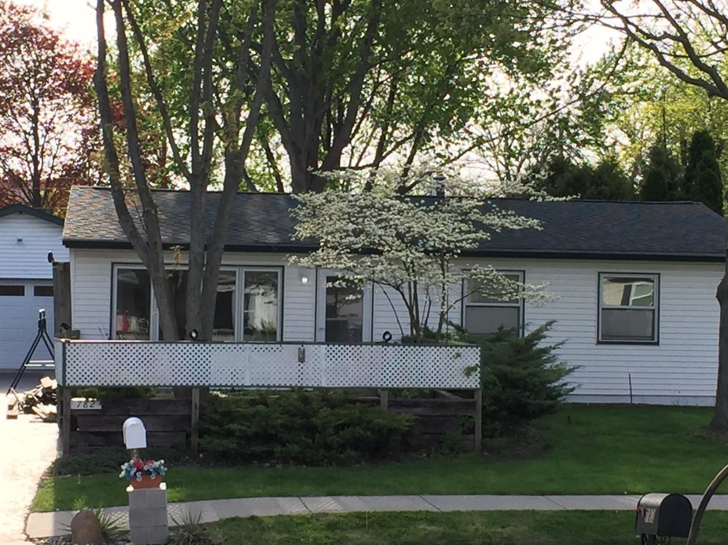 782 Governor Road Valparaiso, IN 46385 - Photo 1 of 10 1500x1124