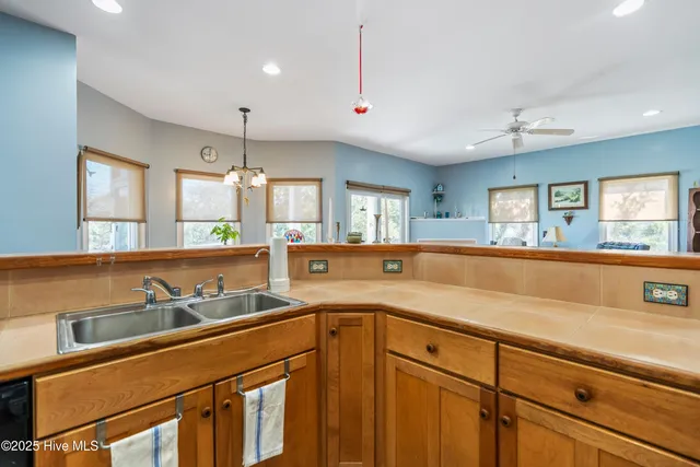 $979,000 | 642 South 4th Avenue, Kure Beach, NC 28449