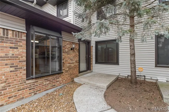 $239,900 | 11620 Heather Dale Drive, St. Louis, MO 63146