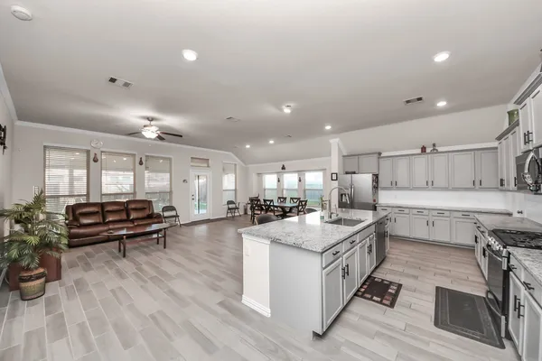 $3,300 | 28634 Monarch Cliffs Drive, Fulshear, TX 77441