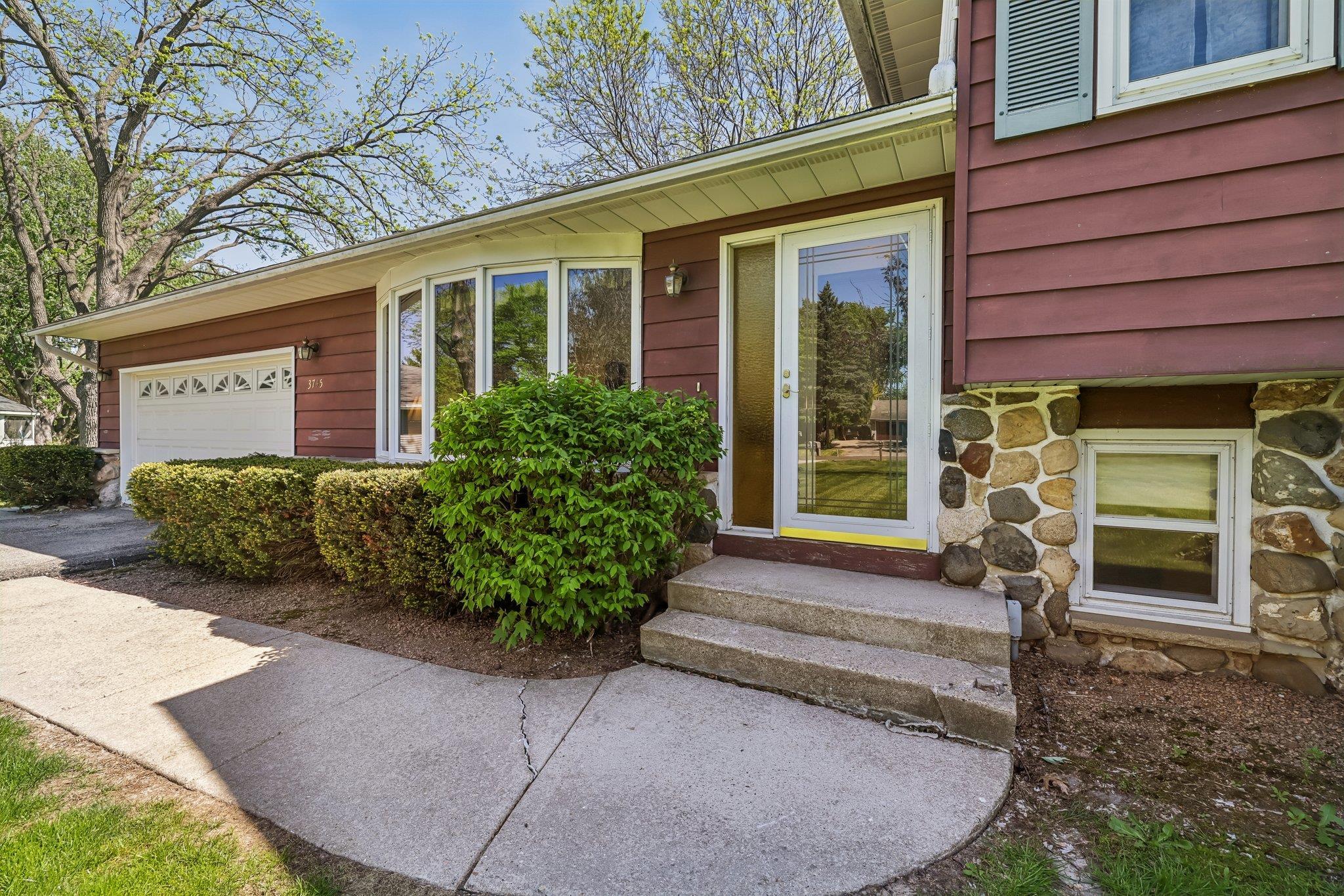 3745 Elna Road Madison, WI 53718 - Photo 3 of 45